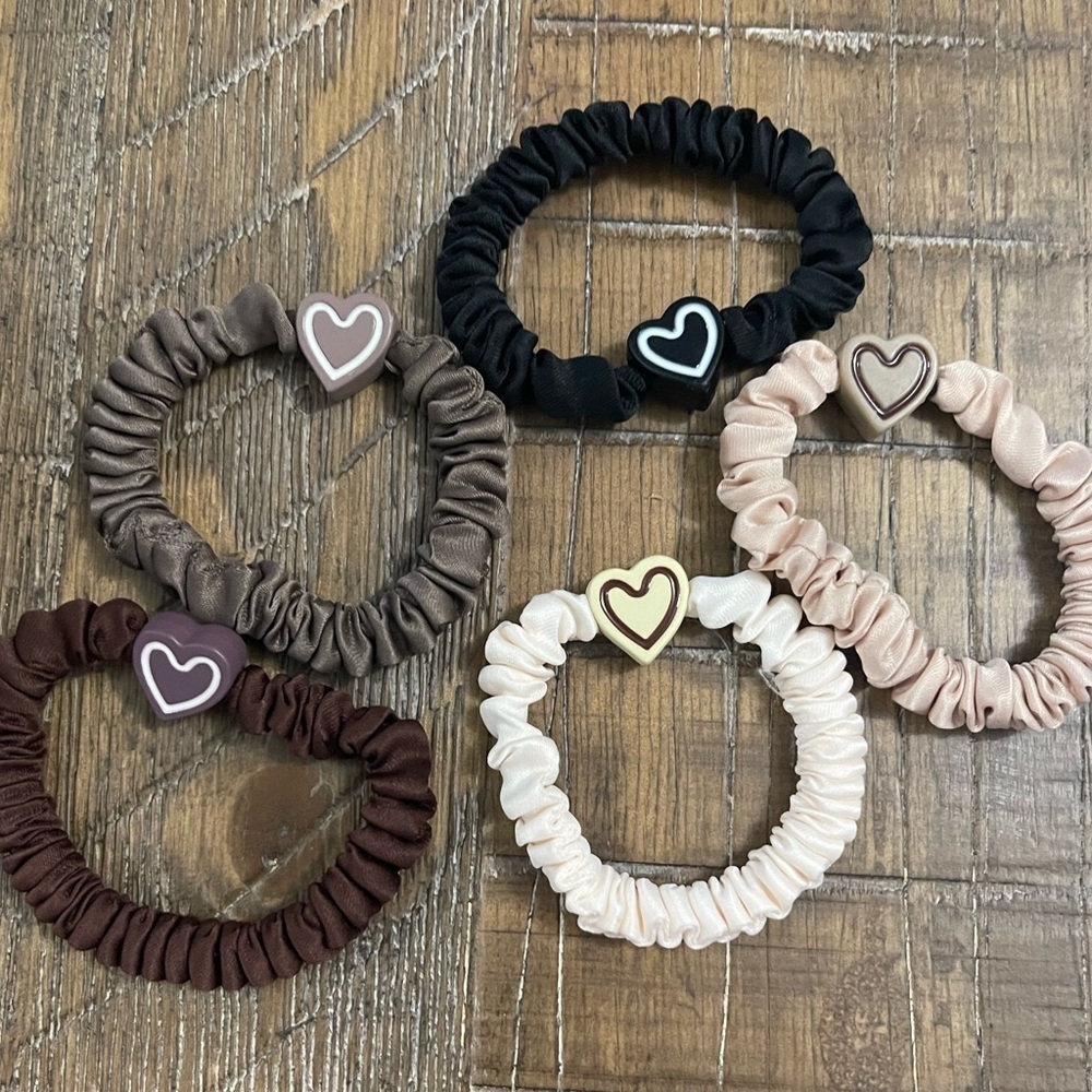 NWT 5 piece Hair tie set.